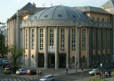 the building of Szent László Gimnázium