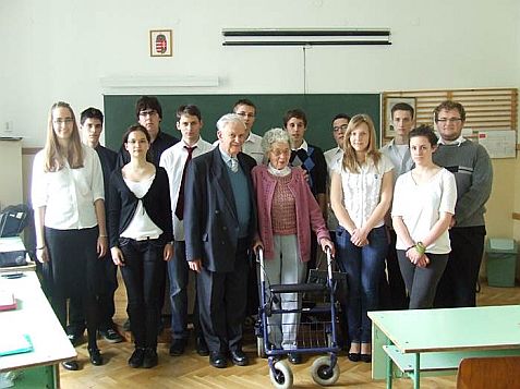 A 2012. évi Hajós György Matematika Verseny győzteseivel